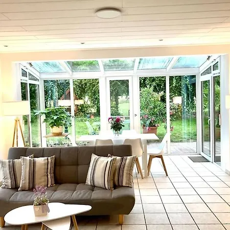 Helle Mit Wintergarten - Nahe Ruhrgebiet Und Freizeitpark Movie Park Apartmán